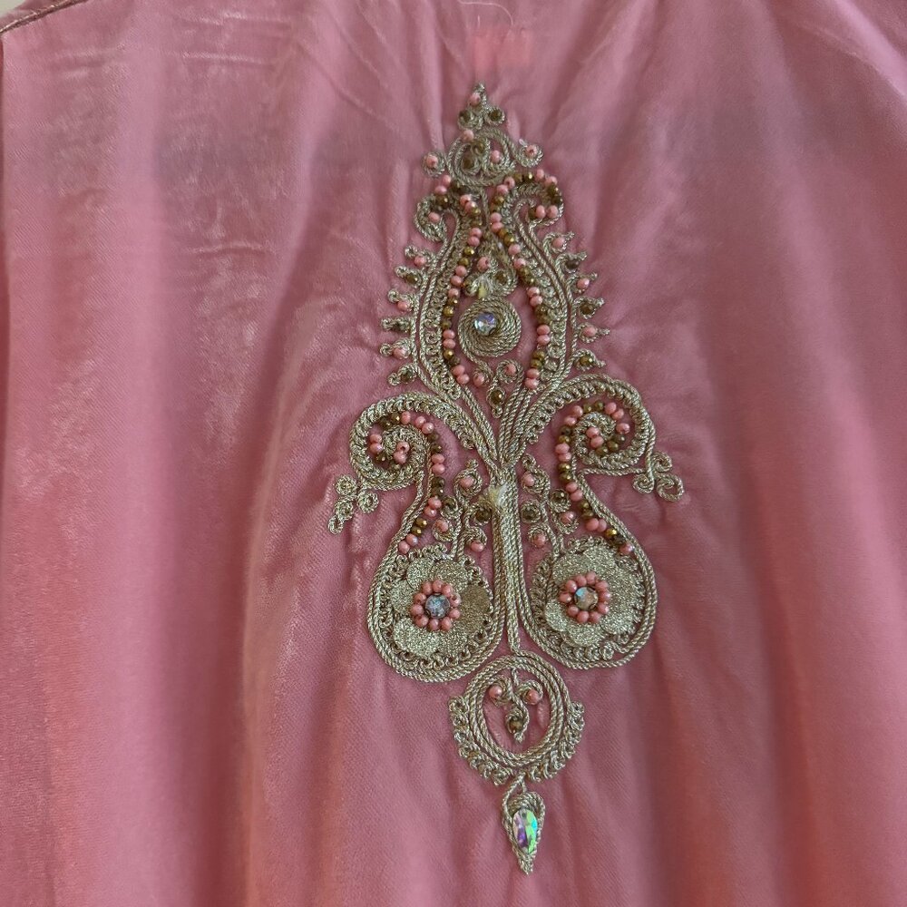 VELVET ROSE AND GOLD KAFTAN - Picture 2 of 5